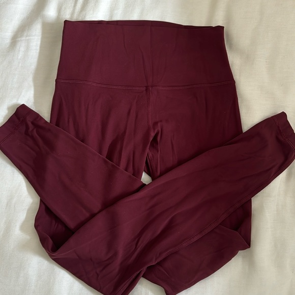 Lululemon Align Cranberry size 6 28in inseam - Picture 1 of 2